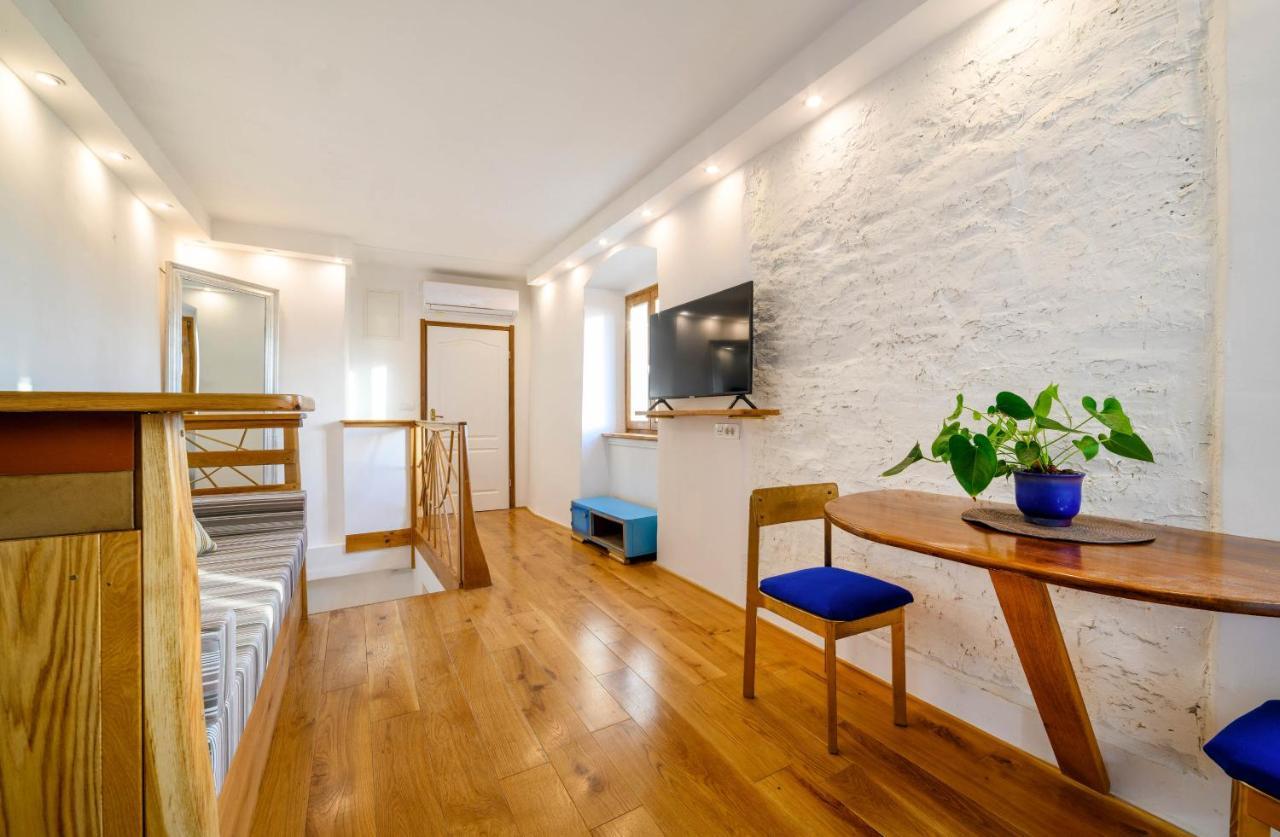 On The Rock Apartments 希贝尼克 外观 照片
