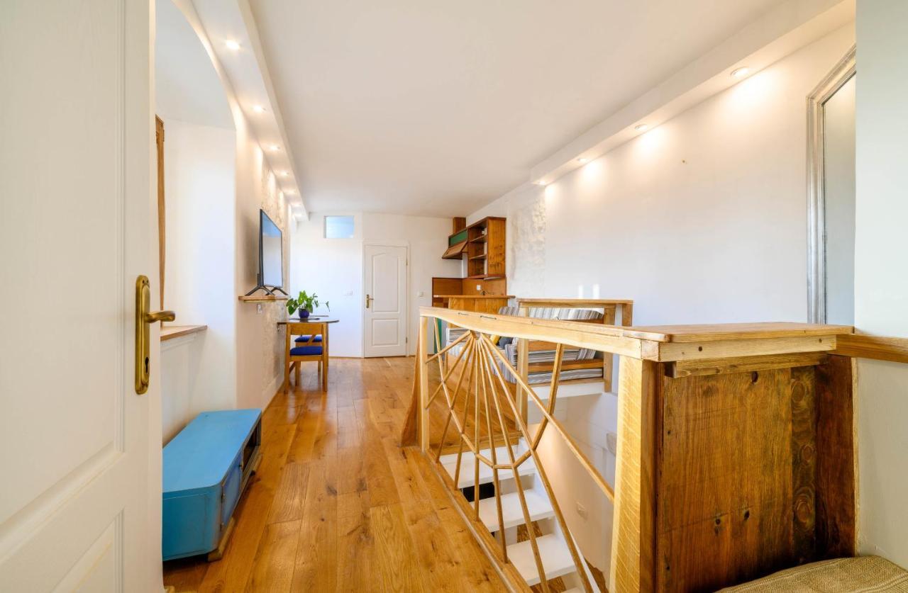 On The Rock Apartments 希贝尼克 外观 照片